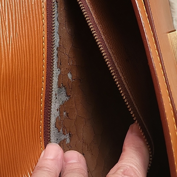 Louis Vuitton Epi Clutch or Crossbody - Picture 8 of 13